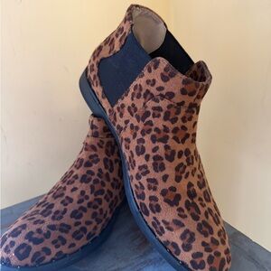 Restricted Leopard Animal Print Suede Booties - size 7 - NEW never worn